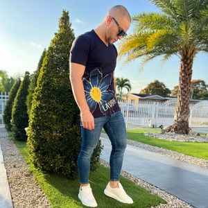 FreakUs->Tshirt->All sizes->60% cotton and 40% polyester.